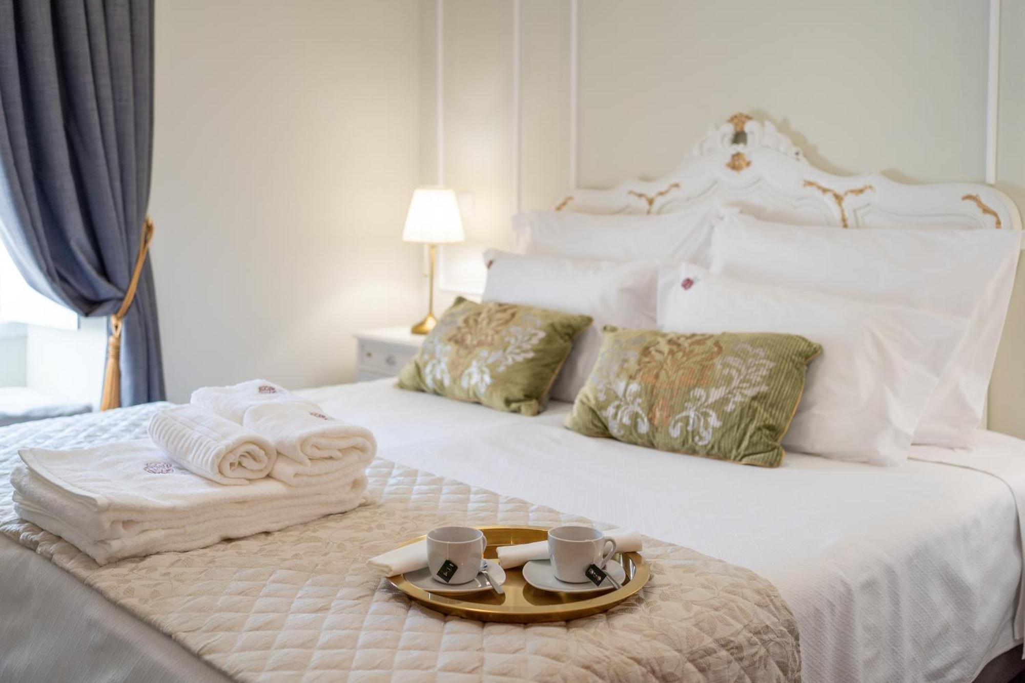 Apartment 7 Styles By Raspberry Cascade Faro
